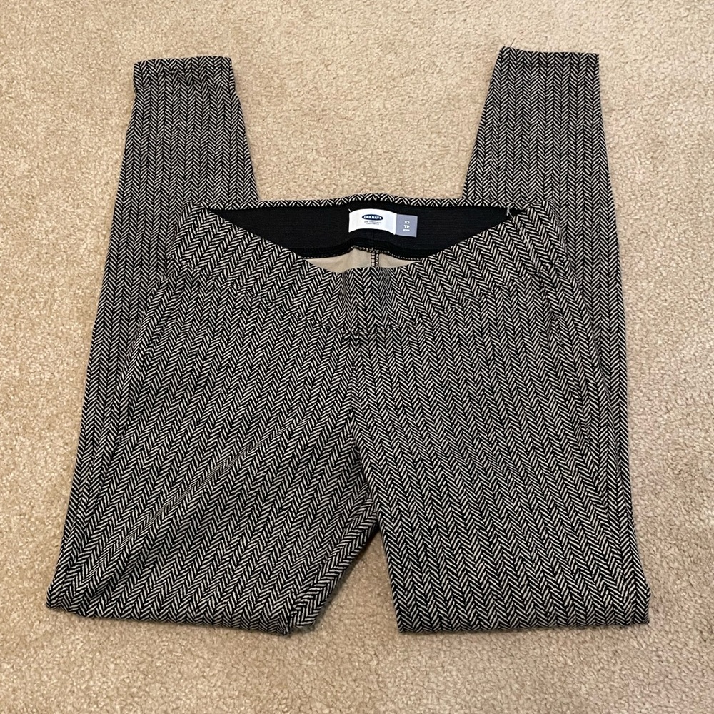 Old Navy Black and White Patterned Leggings